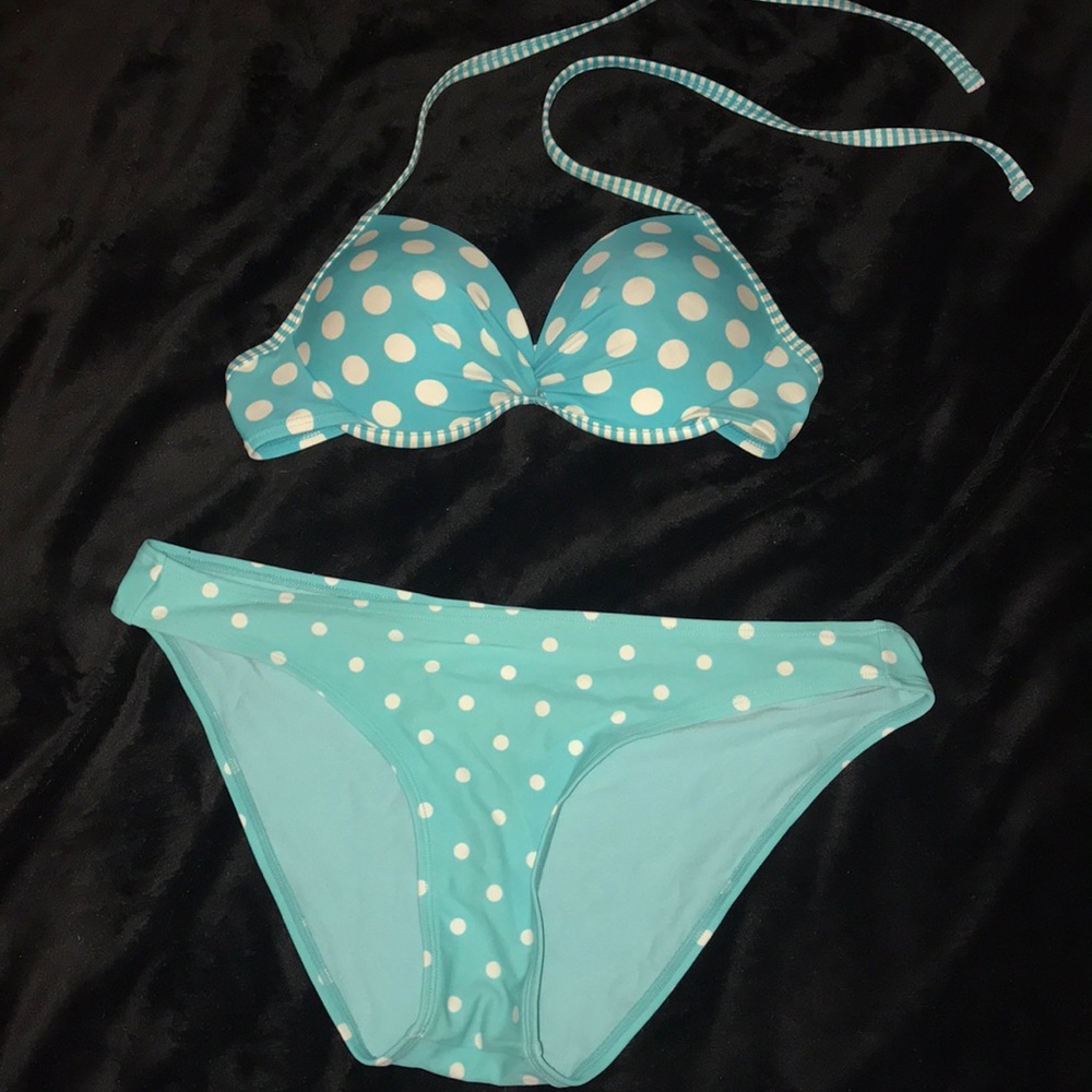 ✨Polka dot bikini✨